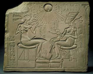 Akhenaton, Nefertiti y sus hijas